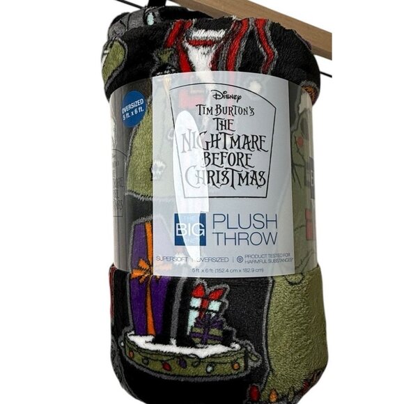 The Big One Nightmare Before Christmas Holiday Oversized Plush Throw 5'X6' Santa - Picture 3 of 5